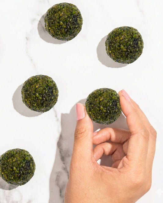 Pista Laddoo (Nolen Gur)